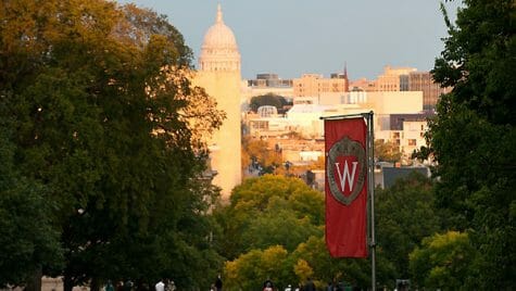 麦迪逊被命名为第八届最高大学城到Livability.com,和8 Lumosity聪明的城市在美国的网站。